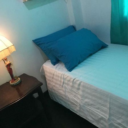 Joyful Island Hostel Мактан Экстерьер фото