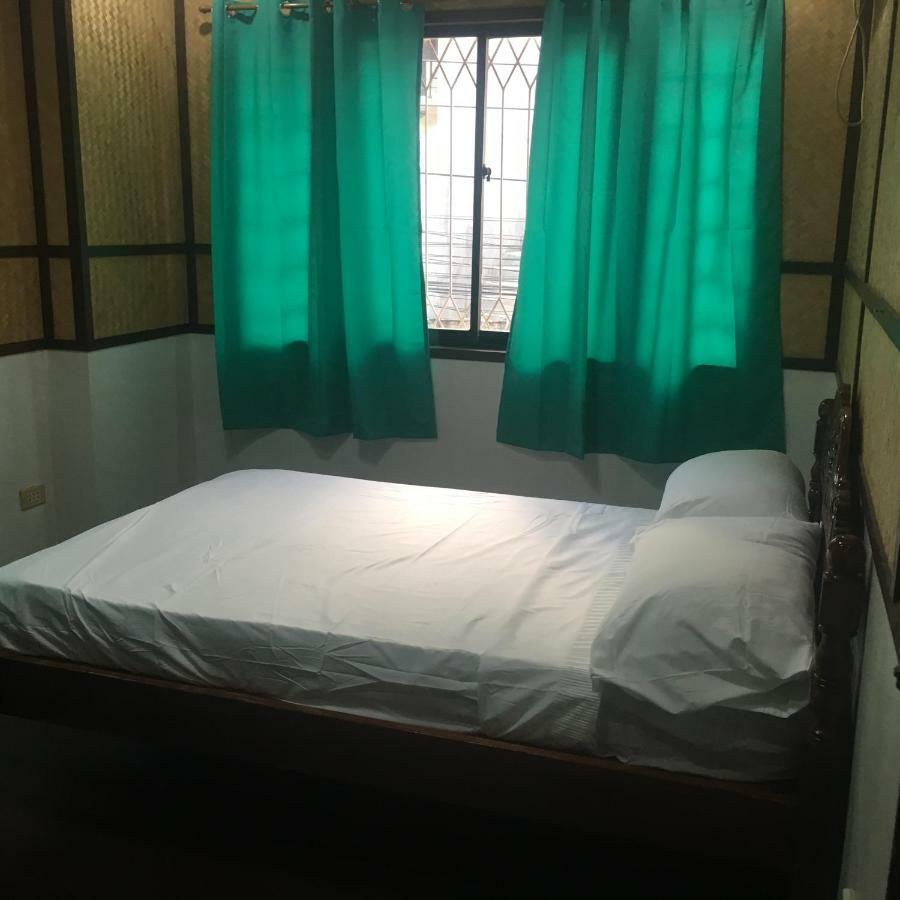 Joyful Island Hostel Мактан Экстерьер фото
