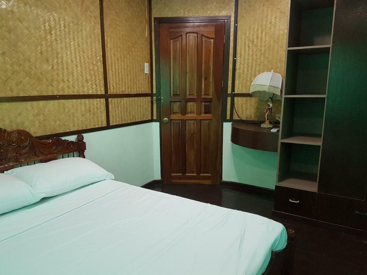 Joyful Island Hostel Мактан Экстерьер фото