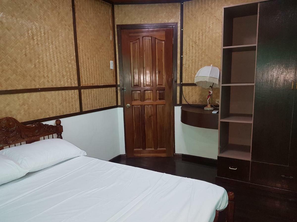 Joyful Island Hostel Мактан Экстерьер фото