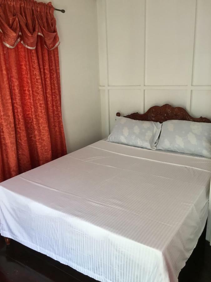 Joyful Island Hostel Мактан Экстерьер фото
