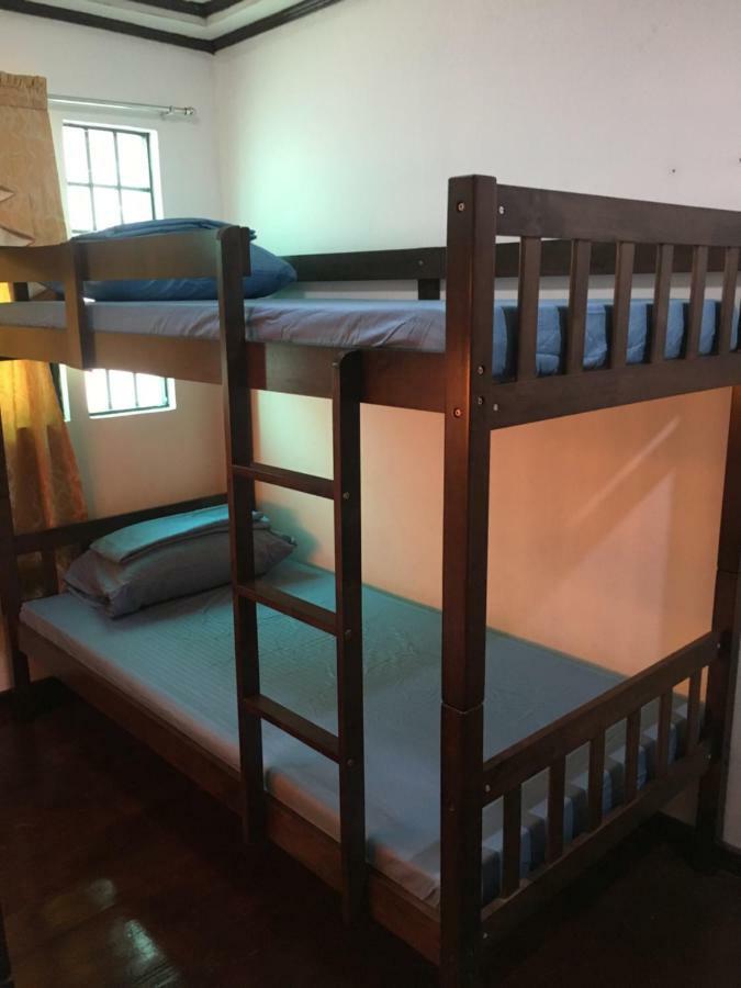 Joyful Island Hostel Мактан Экстерьер фото